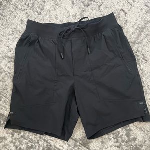 Lululemon License to Train Lined Short 7"
Black size M